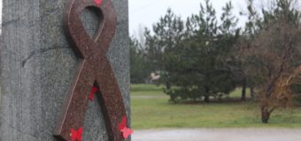 У Запоріжжі відкрили пам’ятний знак людям з ВІЛ/СНІД