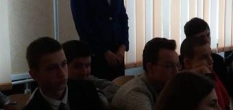 На Волині прокурор розповіла десятикласникам про відповідальність за вчинення злочинів