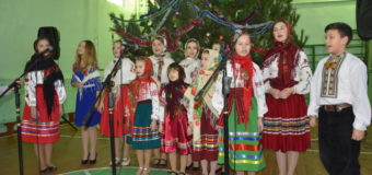 Заступник міського голови Луцька привітав дітей Прилуцька та Брища з новорічними святами. ФОТО