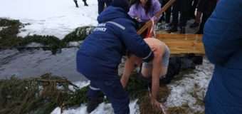 На Волині рятувальники “заспокоювали” п’яного чоловіка, який хотів пірнути в ополонку
