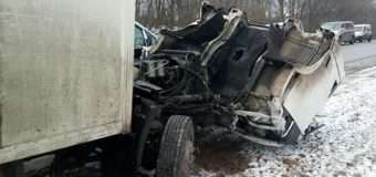 Вантажівка, що належить Нововолинському м’ясокомбінату потрапила в ДТП на Івано-Франківщині. Водій загинув