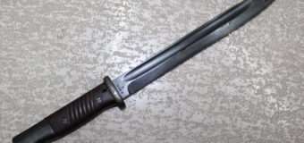 Правоохоронці у волинянина вилучили ножа, якого той намагався продати через Інтернет
