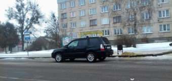 У Рожищі водій припаркувався там, де зупиняється громадський транспорт