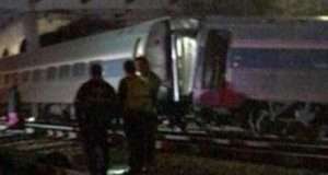 Внаслідок зіткненняя пасажирського і вантажного поїздів постраждало багато людей