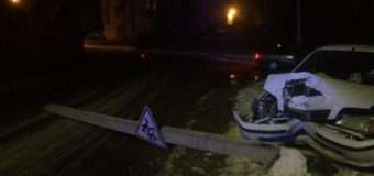 У Луцьку 21-річний водій не вибрав безпечної швидкості і збив електроопору