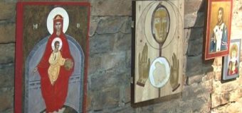 У підальному приміщенні луцького собору – виставка ікон, які намальовані в різних стилях і в різних техніках. Відео