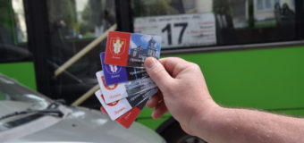 В автобусах маршруту №17 у Луцьку можна оплатити за проїзд банківською карткою або “Електронною карткою лучанина”