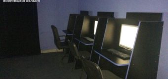 Патрульні вночі закрили 13 луцьких Інтернет-кафе