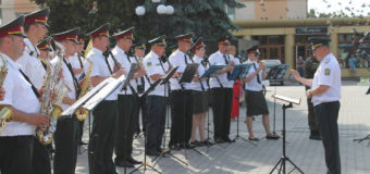 У центрі Володимира-Волинського виступав зведений військовий оркестр силових структур. ФОТО