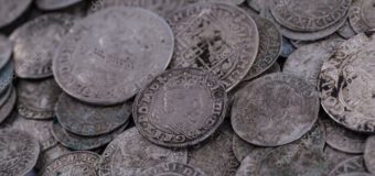 Судили волинянина, який намагався вивезти через «Ягодин» 110 старовинних монет