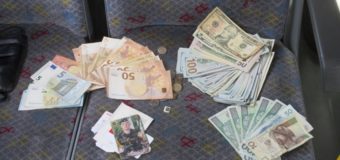 У Польщі водій автобуса повернув українському заробітчанину втрачений пакет з готівкою і документами