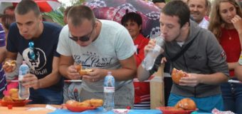 У селі Світязь на швидкість їли пончики