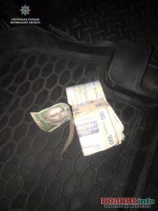 П'яний водій “євробляхи” намагався відкупитися від патрульних