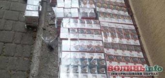 Безхазяйні 5 тис. цигарок вилучили митники на Волині