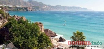 На популярному курорті введуть заборону для товстих туристів
