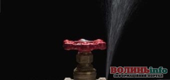 На Карпенка-Карого немає води – прорвало водогін