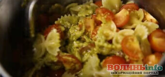 Смачні страви до посту: готуємо макарони з помідорами та соусом песто