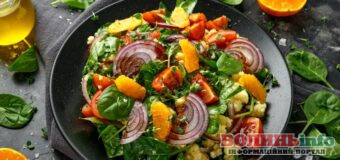 Топ-5 рецептів літніх салатів з сезонних продуктів