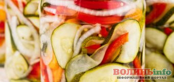 Салат з кабачків на зиму – рецепт простий і салат смачний