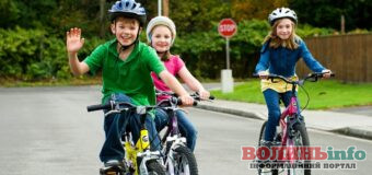 З якого віку дітям дозволяється їздити велосипедом по дорозі?