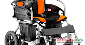 Які переваги мають електричні крісла-коляски для інвалідів