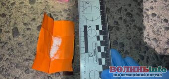 В обласному центрі патрульні зупинили скутериста за відсутність шолому, але як виявилися, це найменше порушення горе-керманича, а їх чимало