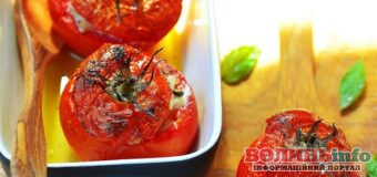 Помідори з начинкою: рецепт неймовірно смачних фаршированих томатів