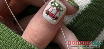 Модний новорічний манікюр 2024: створіть святковий настрій на своїх пальчиках