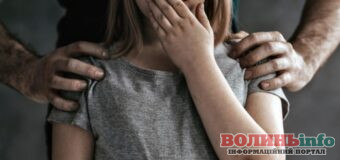 На Хмельниччині судитимуть 40-річного чоловіка, який протягом шести років ґвалтував свою 12-річну доньку