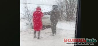Поблизу Володимира автівка злетіла з дороги