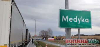 На польському кордоні затримали монахиню, яка намагалася ввезти в Україну підозрілий гуманітарний вантаж