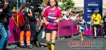 12-річна Яна Степаненко бігтиме Бостонський марафон на протезах