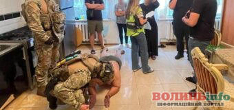 Військових ошукали на 46 мільйонів: поліція викрила міжнародну шахрайську схему