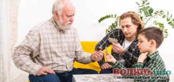Чому дорослі діти уникають спілкування з батьками: що насправді стоїть за цією проблемою?