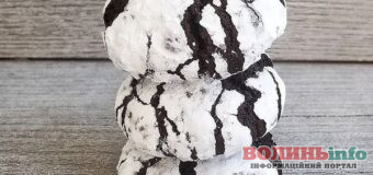 Шоколадне печиво з тріщинками: як приготувати мармурові ласощі вдома