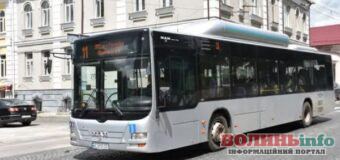 У Луцьку на популярному маршруті №11 курсує лише один автобус