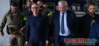 Анджей Дуда приїхав до Києва з прощальним візитом: участь у святкуванні Дня Конституції та зустріч із Зеленським