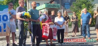 У Луцьку зустріли двох волинян, які понад 22 місяці провели в полоні