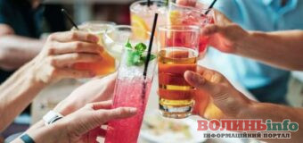 Напої, які створюють настрій: вибираємо для вечора з друзями