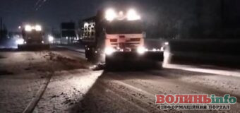 На Волині триває розчищення доріг після снігопаду