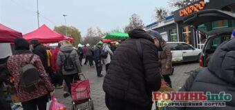 Скільки зараз коштують продукти на фермерському ринку Луцька