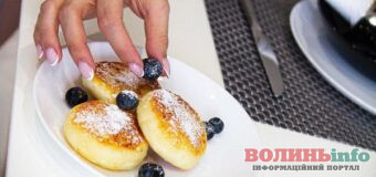 Чому сирники залишаються сирими всередині: три типові помилки