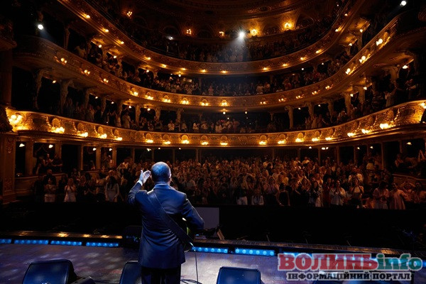 Віктор Павлік 4 грудня у Луцьку з концертом до 60-річчя: «Це буде вечір-подарунок кожному глядачу!»