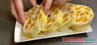 Ніжний рулет з лаваша з сирною начинкою: простий десерт без зайвого клопоту