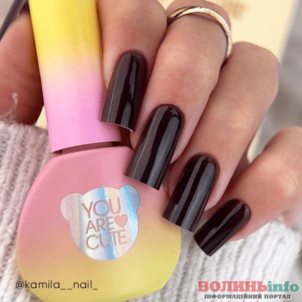 Зимовий манікюр 2025–2026: ніжні, блискучі й затишні ідеї сезону