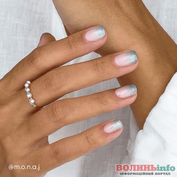 Зимовий манікюр 2025–2026: ніжні, блискучі й затишні ідеї сезону
