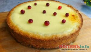 Сметанник, який завжди вдається: ніжний пиріг для домашнього чаювання