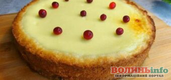 Сметанник, який завжди вдається: ніжний пиріг для домашнього чаювання