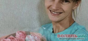Від декретного хобі до солодких букетів: вчителька з Волині створює зефірну флористику