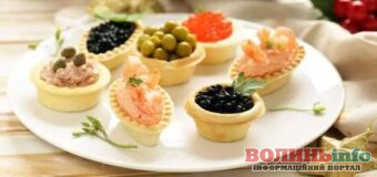 Швидкі закуски та бутерброди за 20 хвилин: вісім ідей для новорічного столу